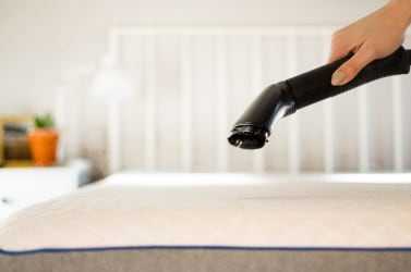 Cómo limpiar un colchón: los mejores trucos y consejos